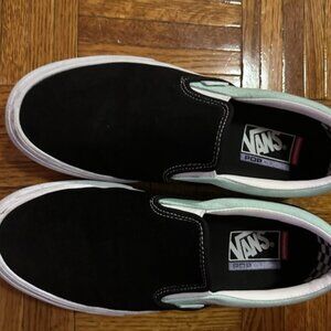 VANS SLIP-ONS W10
